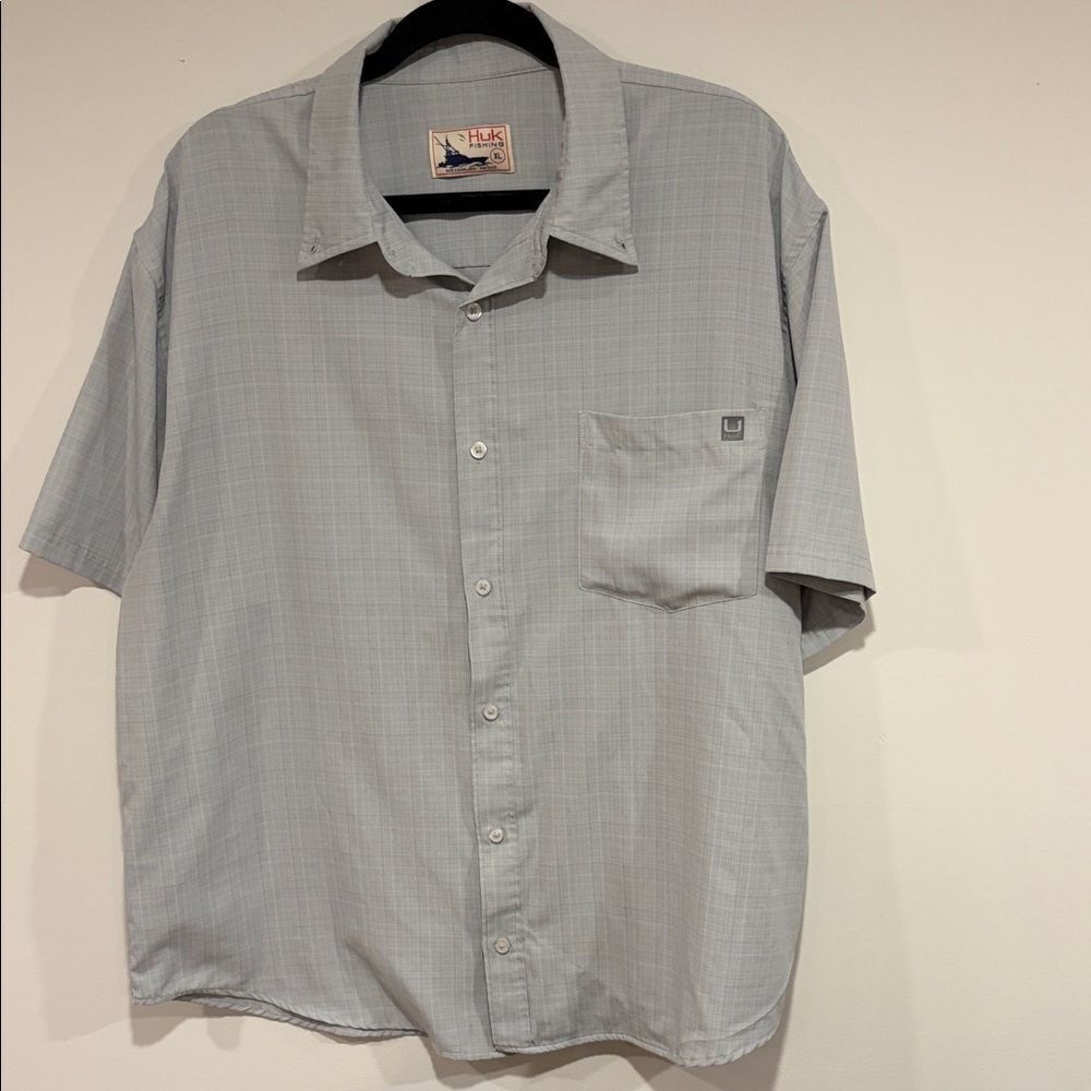 Huk Men's Light Gray Casual Button Down Shirt